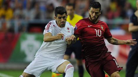 Portugal mit Wolfsburgs Vierinha (r.) verliert zuhause gegen Albanien