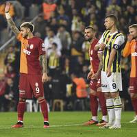 Im Fokus der Süper Lig stehen die Top-Torjäger Mauro Icardi von Galatasaray und Edin Dzeko von Fenerbahçe. Icardi führt mit 23 Toren, Dzeko folgt mit 20. Beide sind entscheidend im Meisterschaftsrennen.