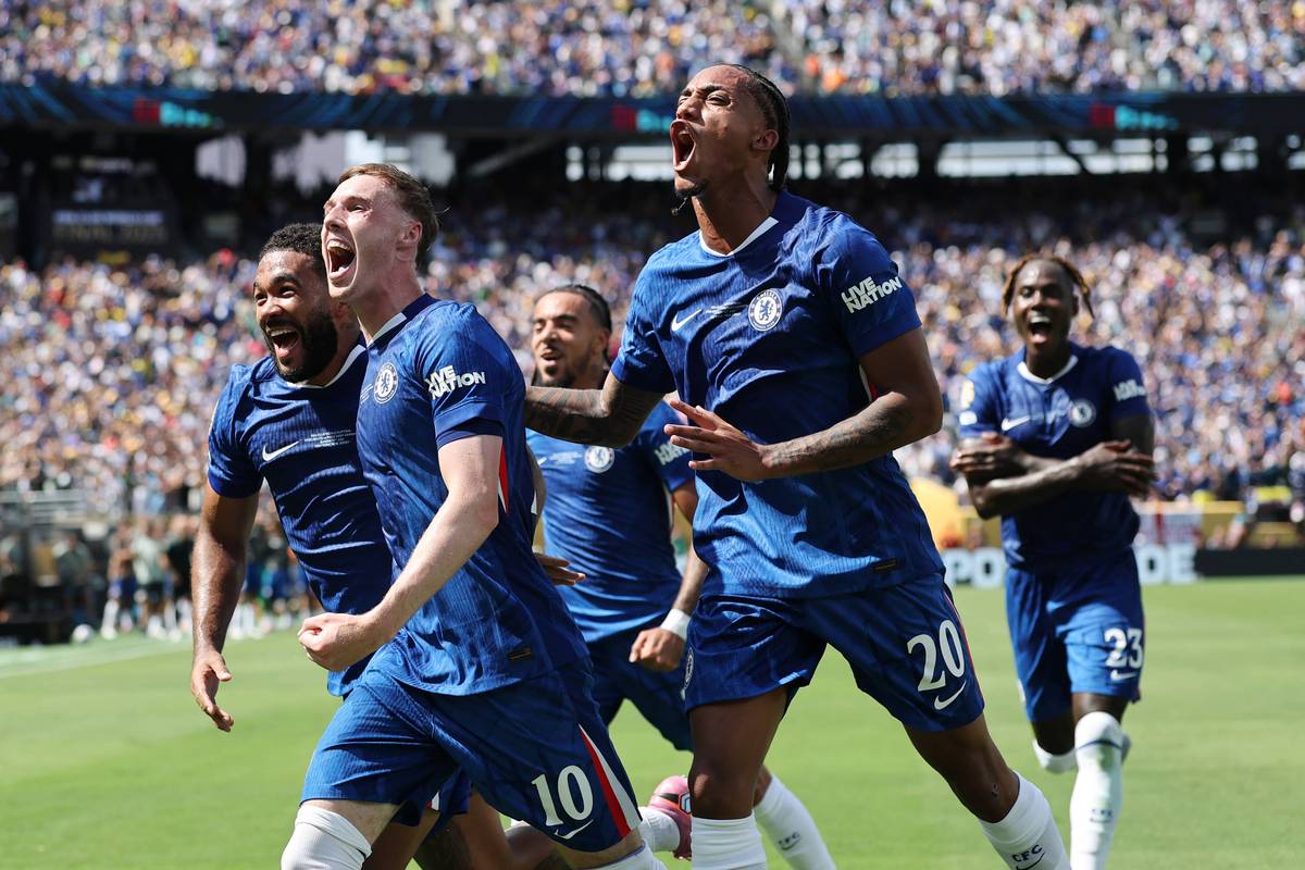 Der FC Chelsea gewinnt die FIFA Klub-WM 2025 und lässt Champions-League-Sieger Paris Saint-Germain keine Chance. Bereits zur Pause führten die Blues mit 3:0.