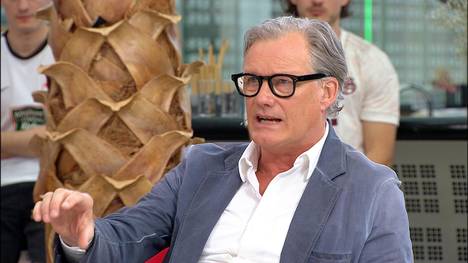 Der FC Bayern bleibt vom Verletzungspech nicht verschont. Jetzt fällt auch Innenverteidiger Hiroki Ito für lange Zeit aus. Die Runde im STAHLWERK Doppelpass schlägt Alarm. 