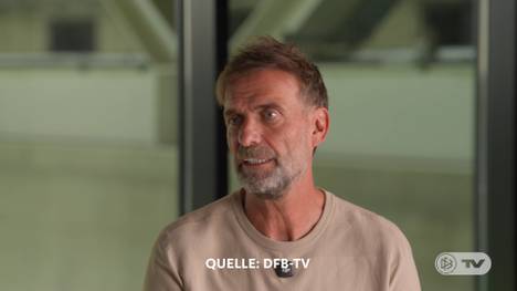 Bei seiner Antritts-Pressekonferenz hat der Bundestrainer Jürgen Klopp eine deutliche Warnung an Journalisten ausgesprochen. Jetzt möchte noch einmal ein paar Dinge klarstellen. 