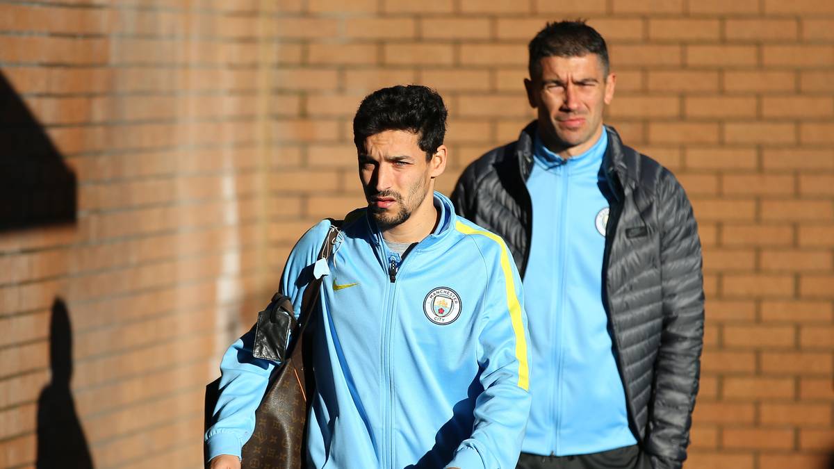 JESUS NAVAS (Manchester City): Der Spanier kommt unter seinem Landsmann Guardiola meist nur von der Bank. Ein Wechsel gilt als wahrscheinlich. Klubs aus der Türkei sollen hinter Navas her sein. Gut möglich, dass der Weltmeister von 2010 schon im Januar das Weite sucht