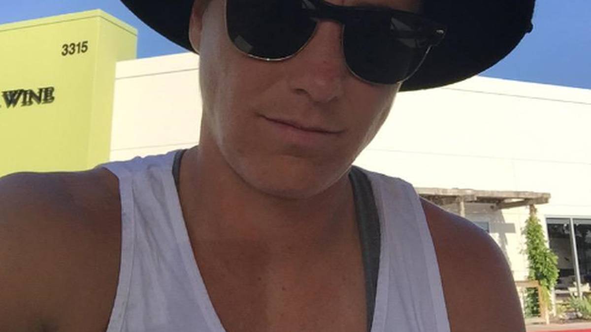 Abby Wambach (36/247/Angriff): Stürmende Wuchtbrumme. Analogie zu Carli Lloyd: Soll es mit dem WM-Gewinn noch etwas werden, dann jetzt. Ihr läuft die Zeit davon. Hat wegen Fitnessdefiziten im Verein ausgesetzt, das brachte ihr viel Kritik ein. Hat 183 Tore für die US-Girls erzielt. Ist die Werbefigur, aber auch Leitfigur. "Wenn sie auf dem Platz ist, geht ein Ruck durch die Mannschaft", hat Silvia Neid beobachtet