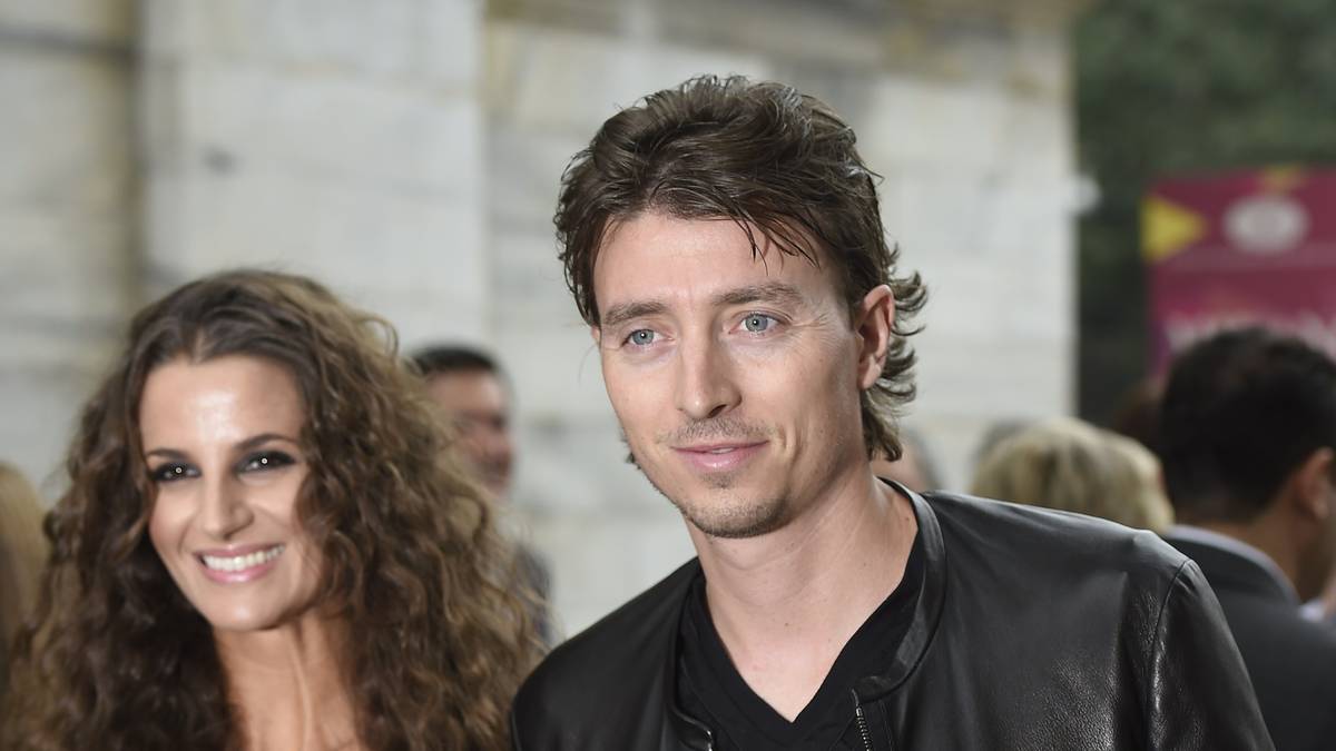 "Ricardo Montolivo - ist zwar mit Kreuzbandriss verletzt, aber er ist auch Deutsch-Italiener. Seine Mutter ist aus Norddeutschland, er spricht perfekt Deutsch. Hat vielleicht auch zwei Herzen, die in seiner Brust schlagen"