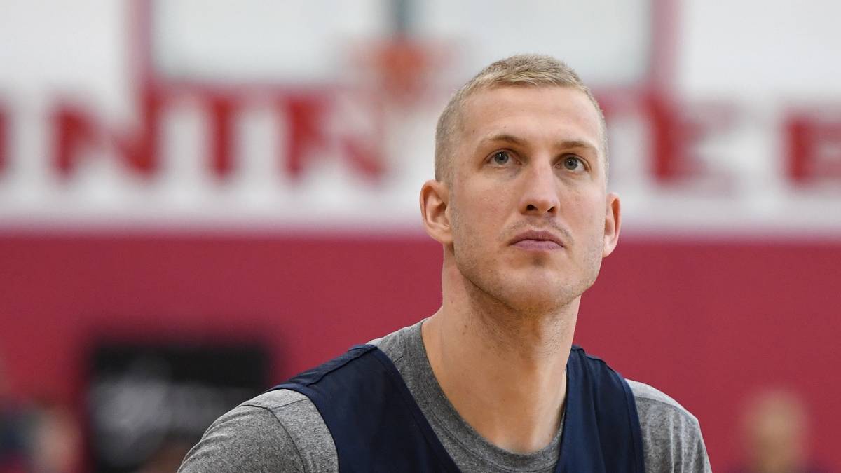 MASON PLUMLEE (Center, Denver Nuggets) - SAISON 2018/19: 82 Spiele, 7,8 Punkte, 6,4 Rebounds, 3 Assists, 59,3% Wurfquote