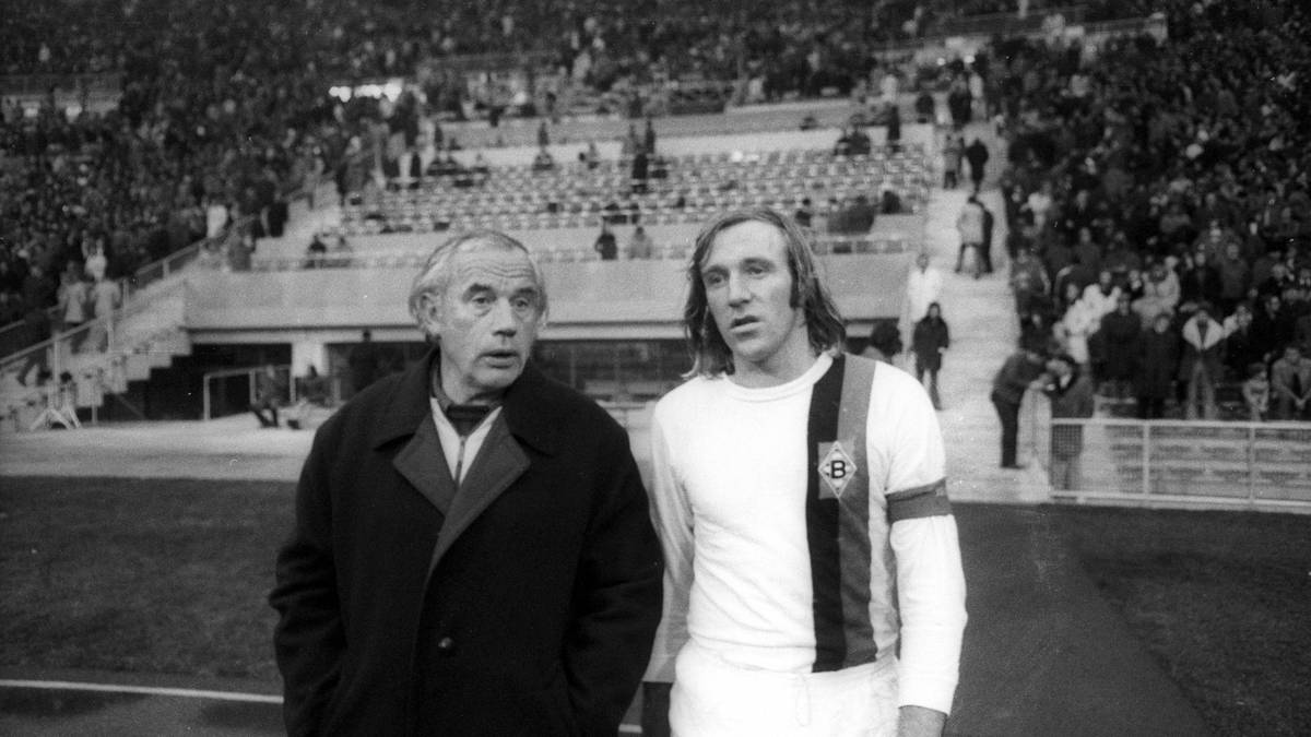 Eine Ära bei der Borussia prägte Hennes Weisweiler, der zehn Jahre, elf Monate und 30 Tage im Amt blieb und dabei in den 1970er Jahren drei deutsche Meisterschaften, einen DFB-Pokalsieg und einen UEFA-Pokal-Triumph feierte