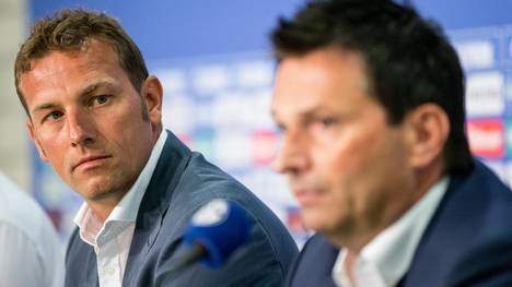 Markus Weinzierl und Christian Heidel vom FC Schalke 04