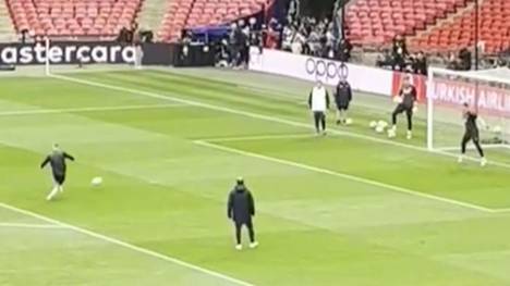 Toni Kroos hat beim Abschlusstraining von Real Madrid vor dem CL-Finale gegen Borussia Dortmund eine unfassbare Quote beim Torabschluss.