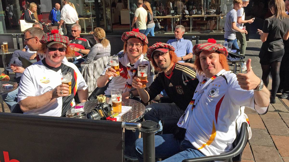 Nicht nur die Mannschaft bereitet sich intensiv auf die anstehende Partie vor. Auch die deutschen Fans stimmen sich schon mal ein