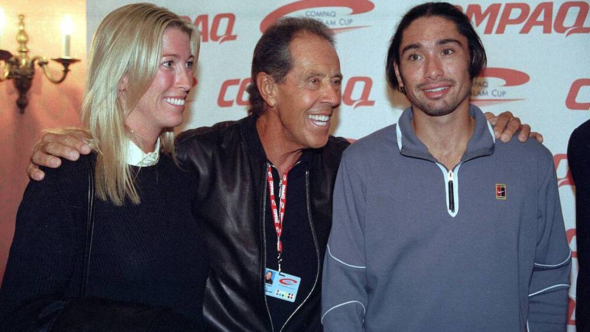 Nick Bollettieri mit seiner damaligen Lebensgefährtin Lea und Schützling Marcelo Rios 1998