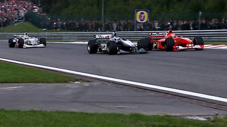 In Spa 2000 überholte Mika Häkkinen Michael Schumacher, nebenbei überrundete er auch noch Ricardo Zonta