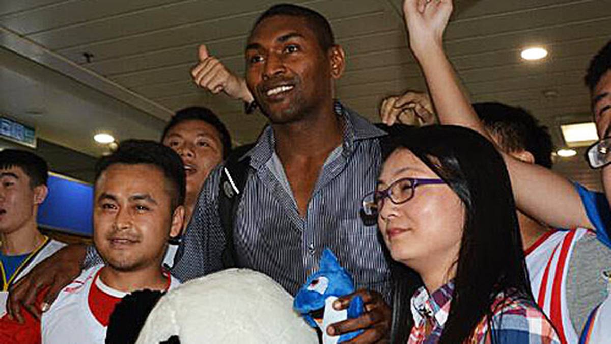 Die Menschen in Fernost haben den Exzentriker bereits ins Herz geschlossen