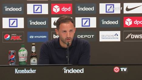 Domenico Tedesco kritisert seine eigene Mannschaft nach der deutlichen 4:0-Niederlage gegen Eintracht Frankfurt. Aus diesem Spiel kann er "gar nichts positives" mitnehmen.