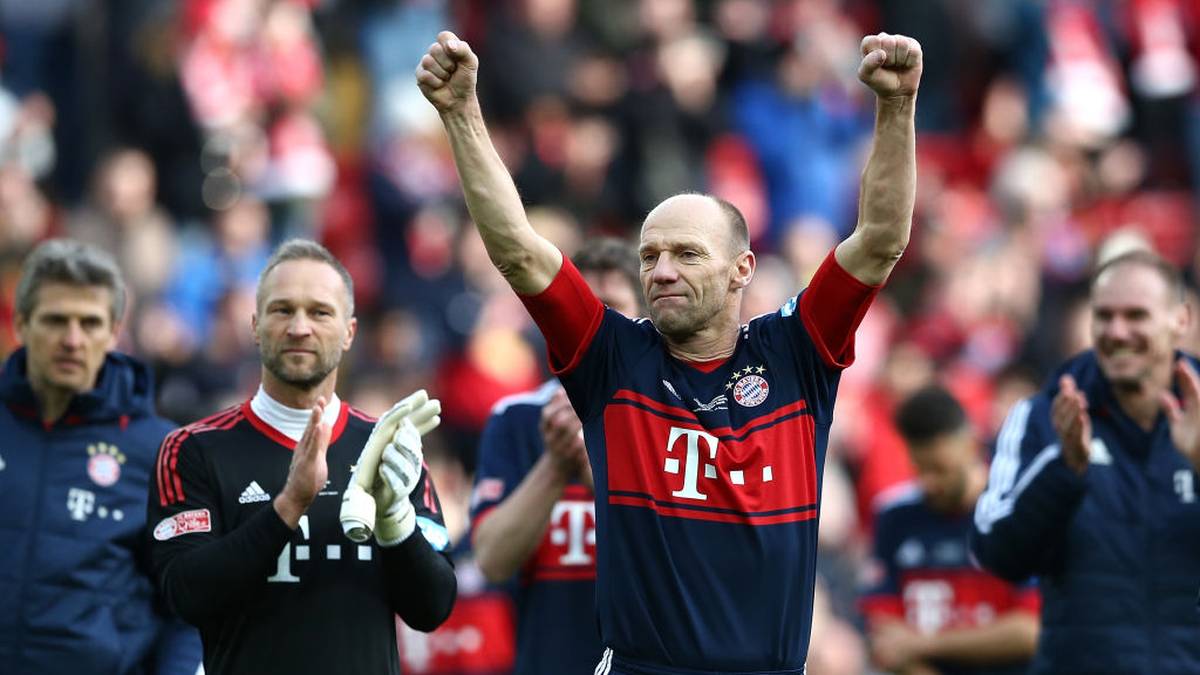 HANS PFLÜGLER (91/92): Kommt bereits 1975 in die Jugendabteilung des FCB und erhält 1981 seinen ersten Profivertrag. In elf Jahren für die Profis spielt er 276 Mal, von 1992 bis 1997 dann noch 66 Mal für die Amateure