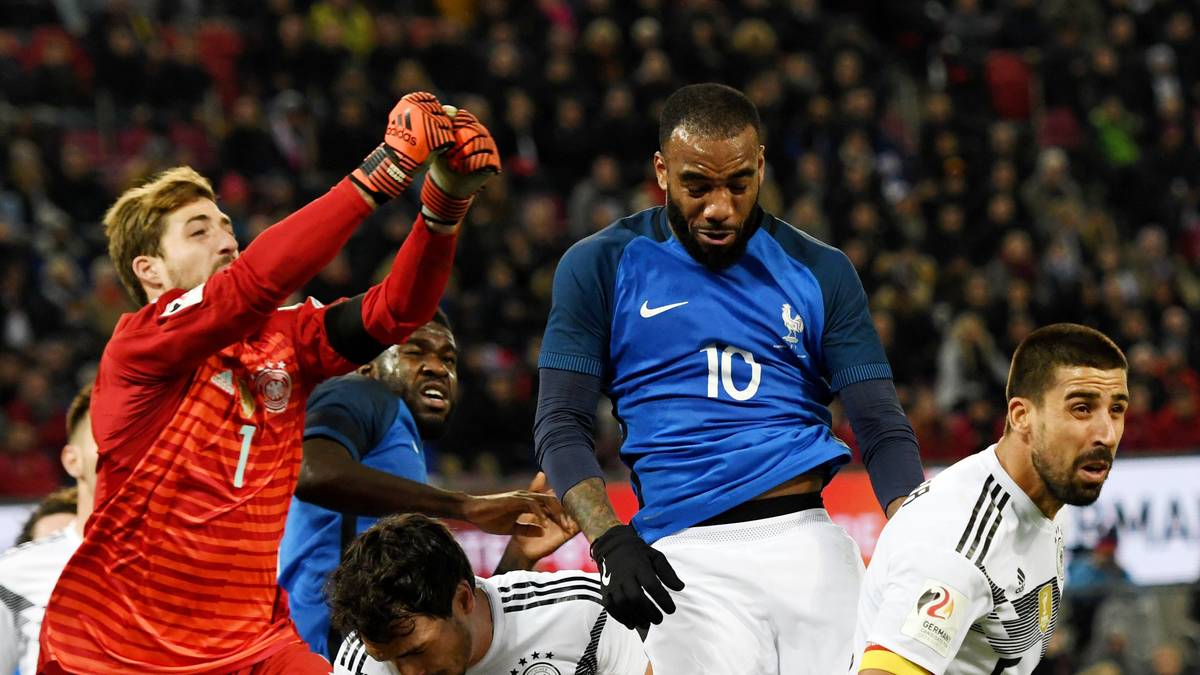 KEVIN TRAPP: Der Pariser kam in Köln zu seinem zweiten Länderspieleinsatz. Verhinderte mit starken Paraden gegen Lacazette (19.) und Mbappe (32.) einen höheren Pausenrückstand. Bei den beiden Gegentoren ohne Chance. Verhinderte gegen Martial das 1:3 (89.). Sollte mit so einer Leistung mit zur WM fahren dürfen. SPORT1-Note: 2