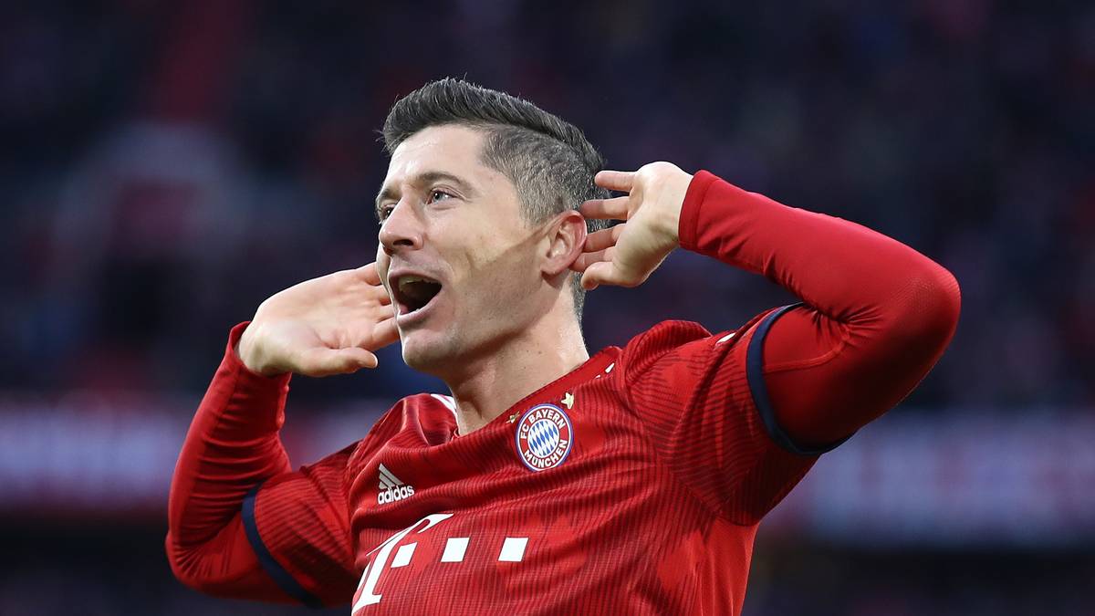 FC BAYERN: Robert Lewandowski wechselte 2014 von Borussia Dortmund zum Rekordmeister und erzielte seitdem 221 Tore für die Münchner. An einen kommt er aber nicht ran ...