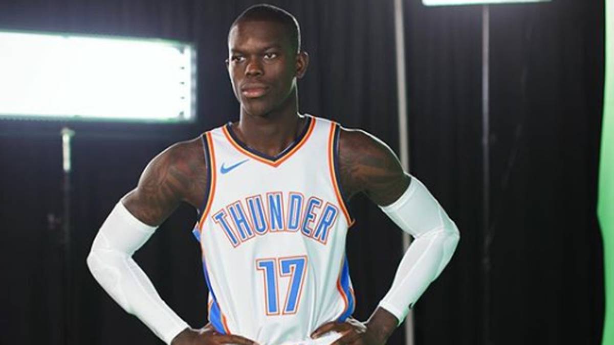 Als Ziele hat sich der Deutsche entweder die Milwaukee Bucks (Ex-Hawks Coach Mike Budenholzer ist dort neuer Trainer) oder die Indiana Pacers (Schröder ist mit Pacers-Guard Victor Oladipo befreundet) ausgesucht. Am Ende landet er aber bei den Oklahoma City Thunder