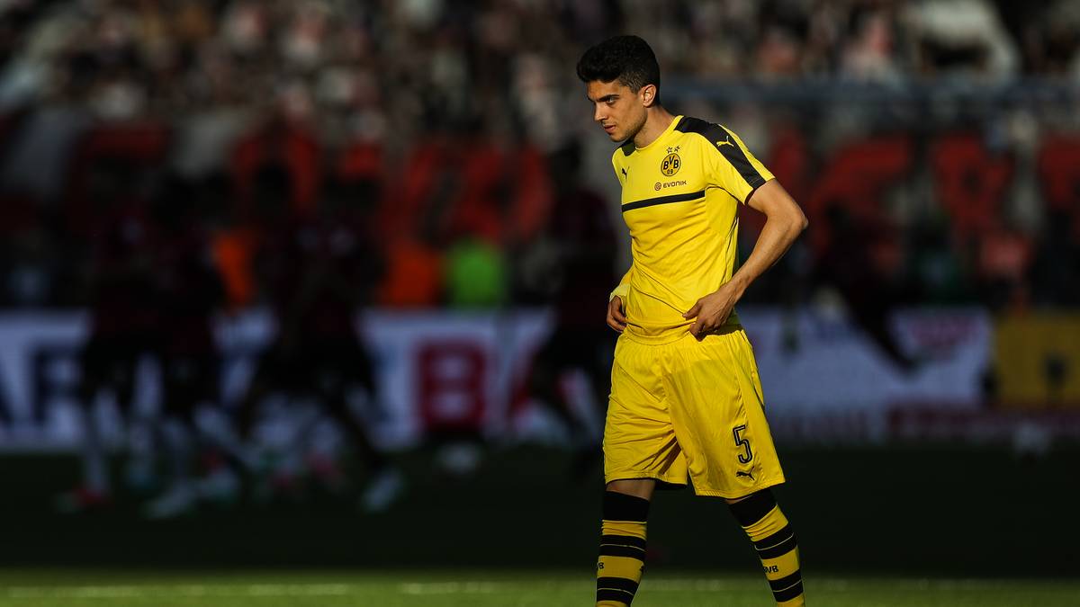 MARC BARTRA: Mit Toprak hat er neue Konkurrenz - und nimmt den Kampf an. Wirkt deutlich abgeklärter und ruhiger als am Anfang seiner Dortmunder Zeit, ist stabiler in den Zweikämpfen und überzeugt durch seine ureigene Stärke: Auge und Technik für den Spielaufbau. Im Moment in der Hierarchie vor Toprak. SPORT1-Note 2