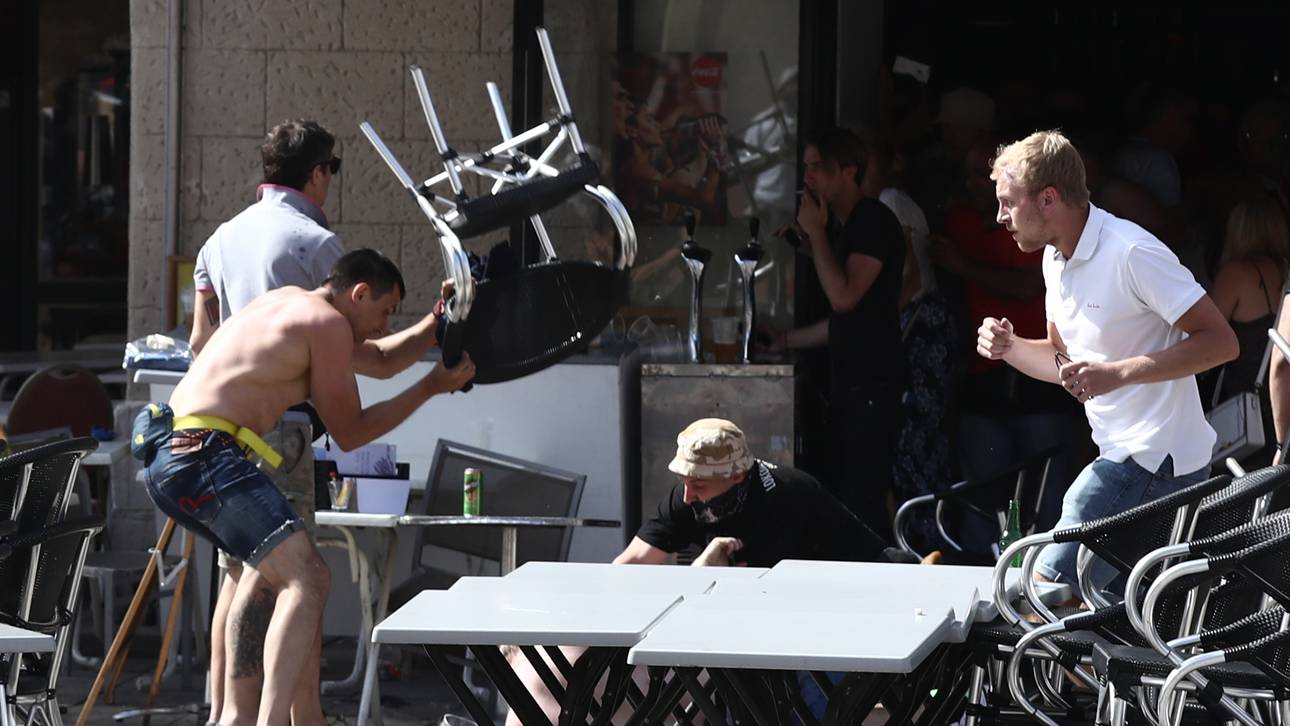 Festnahmen: Botschafter einbestellt