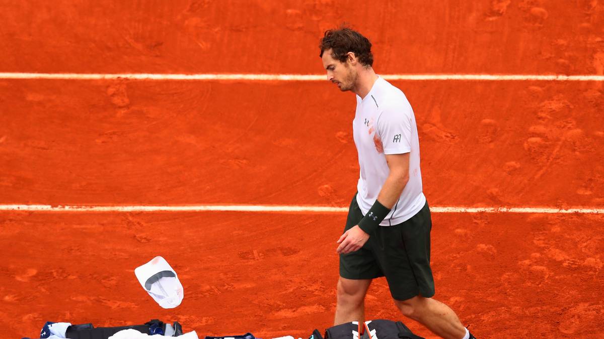 Bei den French Open erreicht Murray nach dem Halbfinalerfolg über Stan Wawrinka erstmals in seiner Karriere das Endspiel im Einzel. Doch auch in Paris zieht Murray trotz gewonnenen ersten Satzes gegen Djokovic den Kürzeren