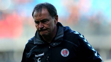 Trainer Ewald Lienen verlor mit St. Pauli in Heidenheim