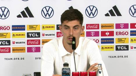 Auf der Pressekonferenz vor dem Testspiel der deutschen Nationalmannschaft gegen Griechenland spricht Nationalspieler Kai Havertz über die Stimmung im DFB-Team.