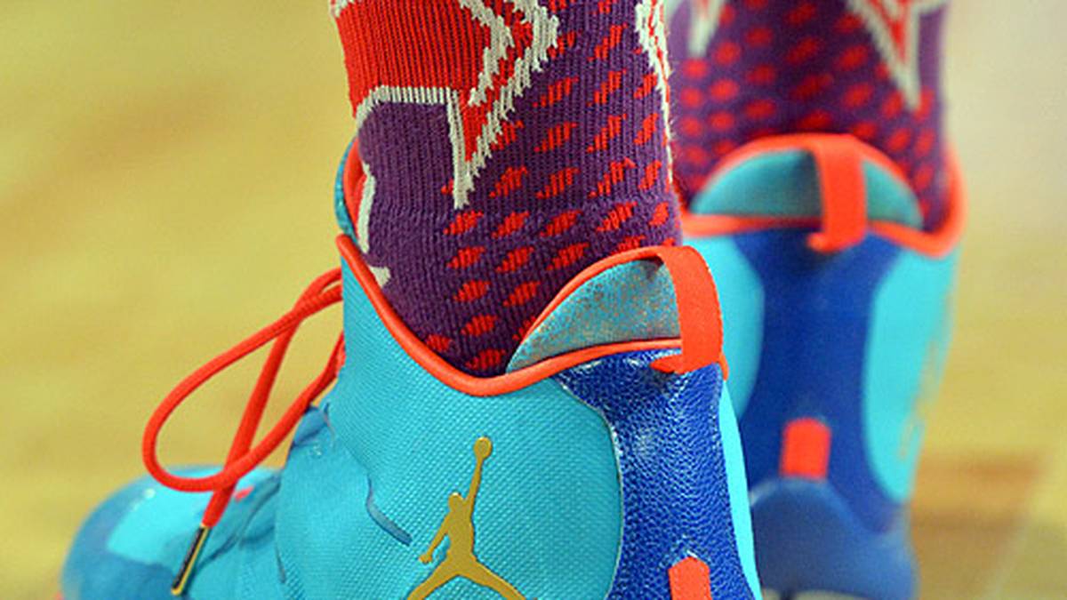 Beim All-Star Game selbst steht Blake Griffin von den Los Angeles Clippers Belinelli in Sachen Farbenfreude in nichts nach. Er trägt genauso die Farben seines Teams am Fuß...