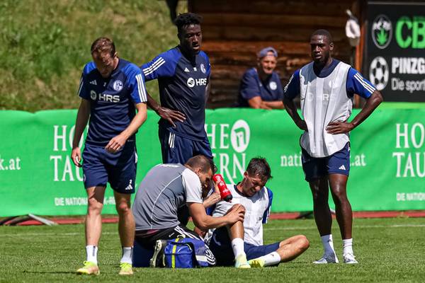 Kreuzbandriss bei Schalke-Profi