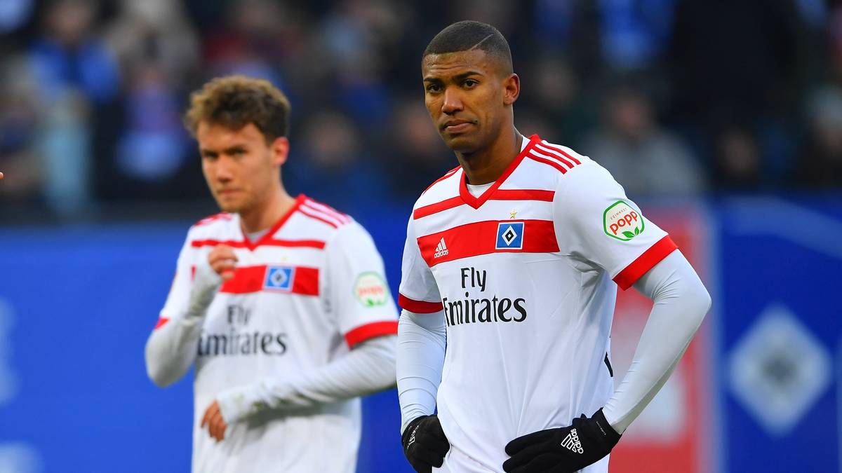 Wenig überraschend konnte der 23-Jährige in ungewohnter Umgebung nicht überzeugen, im Winter 2018 verlängerte er seinen Winterurlaub in der Heimat eigenmächtig. Nach einigen disziplinarischen Vorkommnissen ist Walace derzeit suspendiert und trainiert bei der eigenen U23 