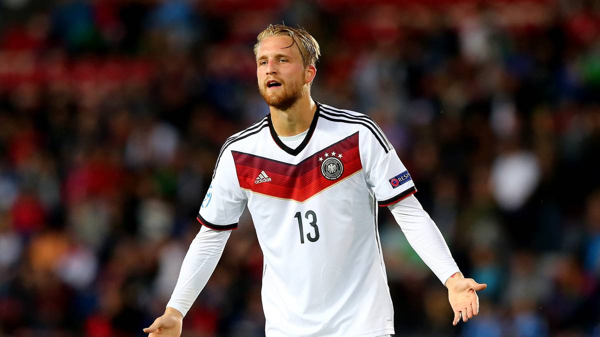 PHILIPP HOFMANN (ab 90. Minute): In der Nachspielzeit eingewechselt, hat er kurz darauf die Chance, die Deutschen zum Gruppensieger zu machen. Sein Kopfball aus zehn Metern gerät aber zu harmlos und wird sichere Beute des tschechischen Keepers - SPORT1-Note: ohne Bewertung