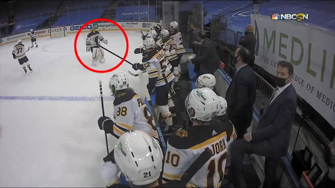 Spielstand vergessen! NHL-Goalie Tukka Rask verlässt eigenes Tor
