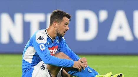 NAPLES, ITALY - OCTOBER 19: Amin Younes of SSC Napoli during the Serie A match between SSC Napoli and Hellas Verona at Stadio San Paolo on October 19, 2019 in Naples, Italy. (Photo by Francesco Pecoraro/Getty Images)