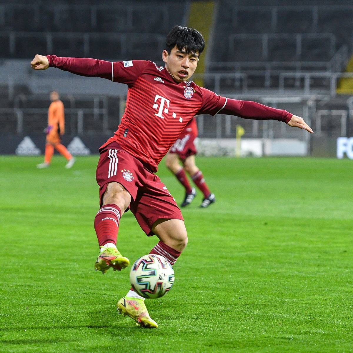 Der FC Bayern sichert sich ein weiteres Talent. Beim Südkoreaner  Hyunju Lee ziehen die Münchner vorzeitig die Kaufoption. 