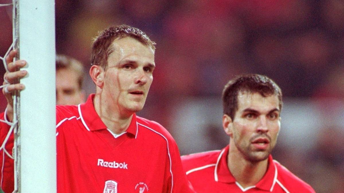 Die Reds um Babbel (r.) und Dietmar Hamann lagen gegen die Spanier 2:0, 3:1 und 4:3 vorn, doch Alaves kämpft bis zum Schluss