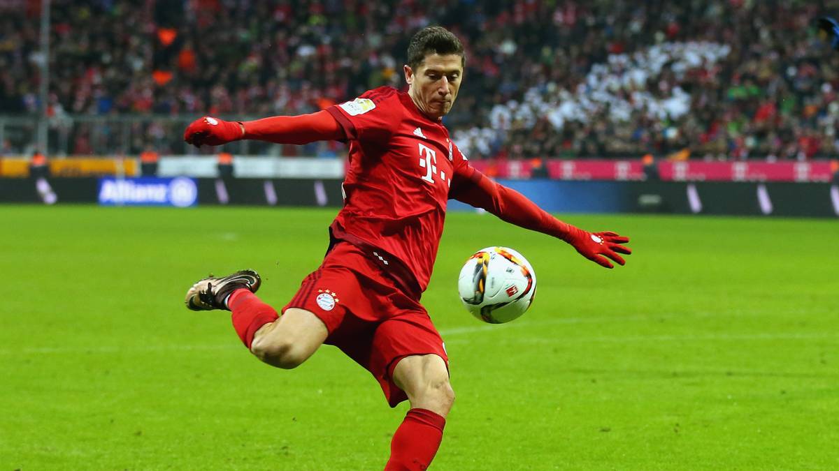 Genau wie der Meistertitel ging auch die Torjägerkanone nach München: Robert Lewandowski war mit der "Torfabrik" sage und schreibe 30 Mal erfolgreich