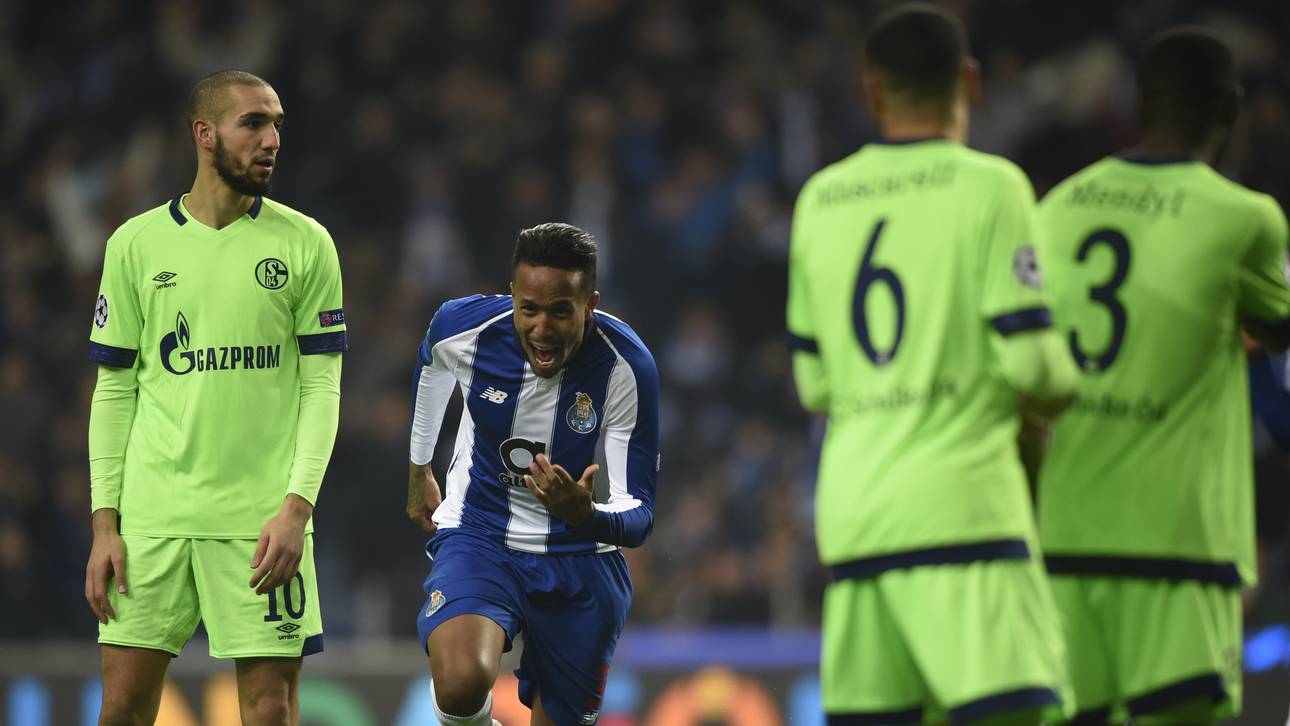 Schalke trotz 1:3-Niederlage weiter