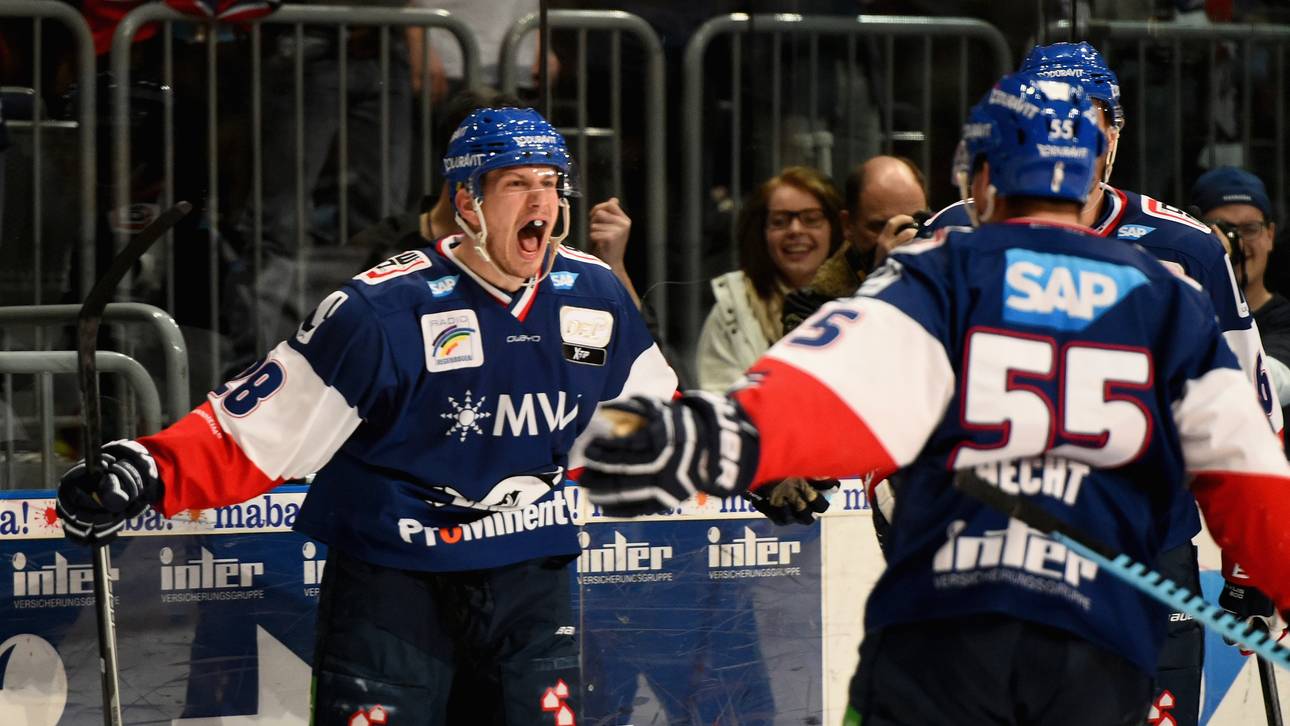 Frank Mauer (l.) steht mit den Adlern im DEL-Finale