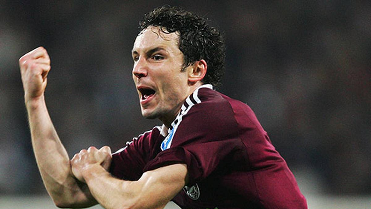 "Aggressivleader" van Bommel fiel in seinen viereinhalb Jahren in München allerdings auch negativ auf: Im Champions-League-Spiel in Madrid ließ er sich zu einer provozierenden Geste hinreißen. Vom Platz flog er dafür aber nicht