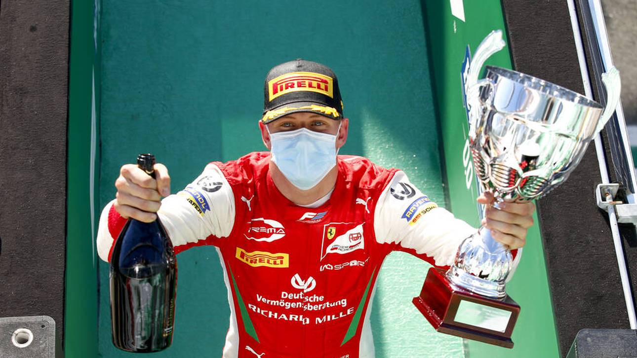 Schumacher feiert ersten Saisonsieg