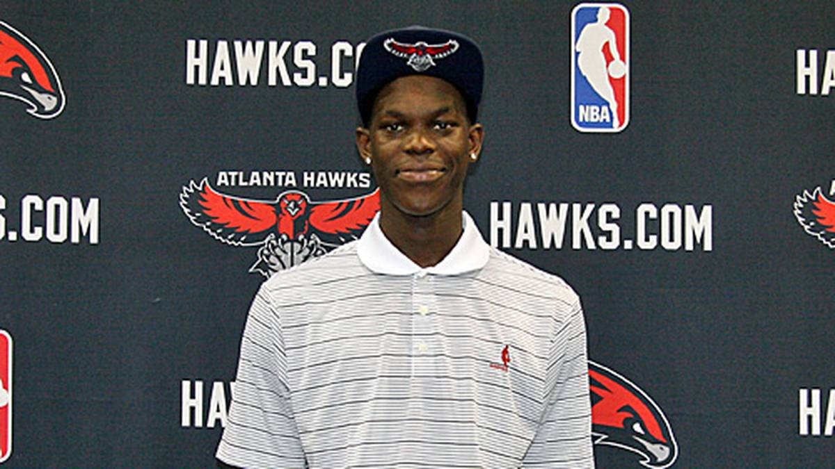 Damit hat Schröder endgültig das Interesse diverser NBA-Klubbosse geweckt. Und tatsächlich: Beim Draft im Juni 2013 holen ihn die Hawks mit dem 17. Pick nach Atlanta