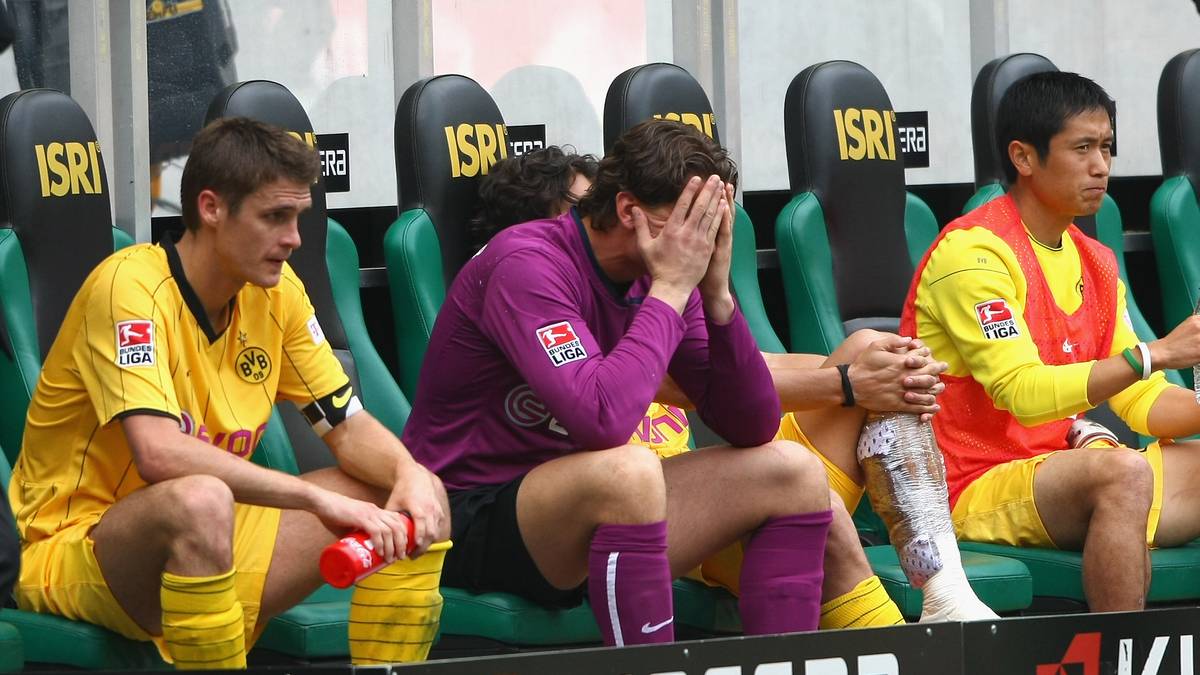 Bitteres Ende: Der BVB beendet die Saison durch ein 1:1 gegen Gladbach auf dem undankbaren Platz 6. Mit einem Sieg wäre Dortmund in die Europa League eingezogen. Für Watzke und Co. ist dieses Abschneiden aus finanzieller Hinsicht richtig schwere Kost