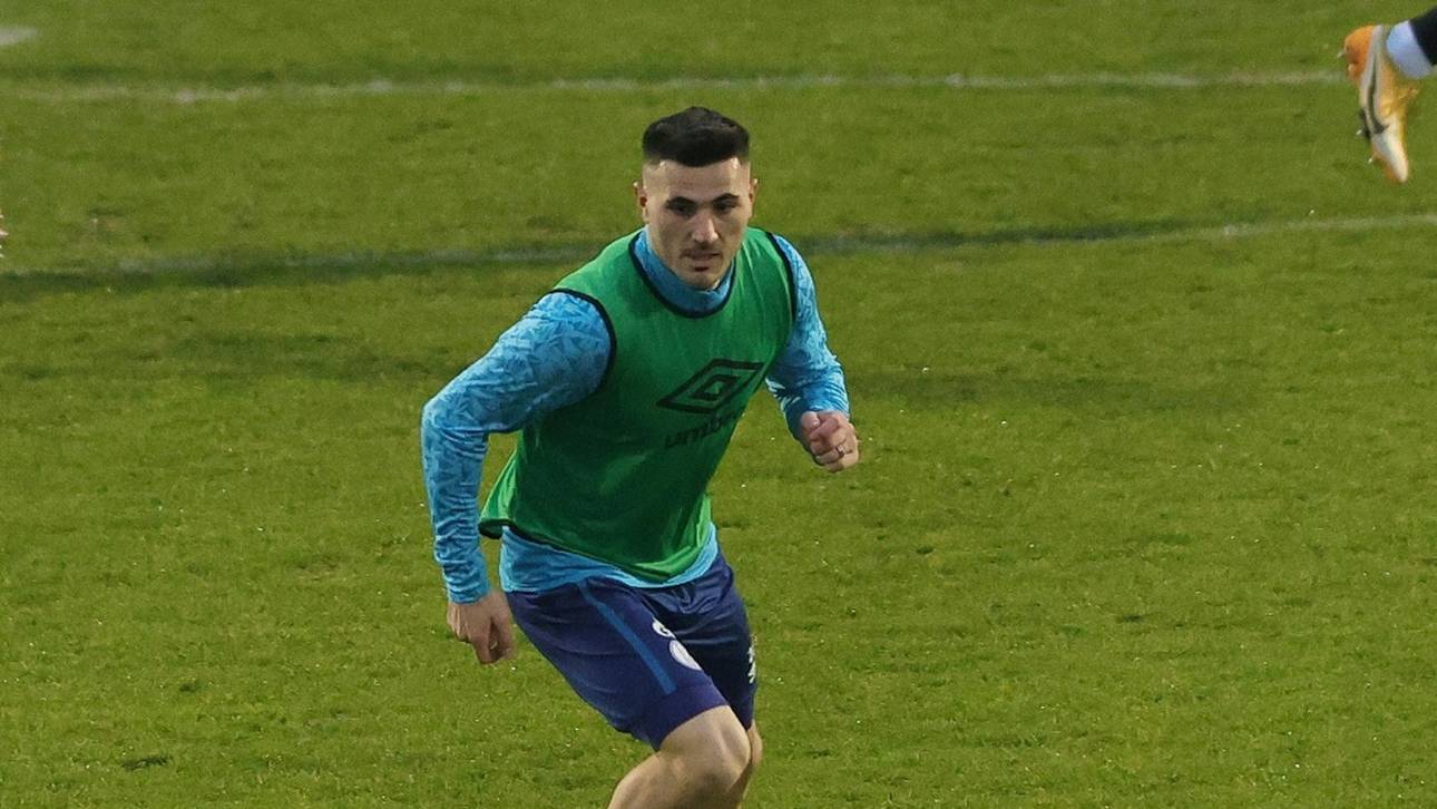 Kolasinac läuft bei Schalke-Debüt als Kapitän auf