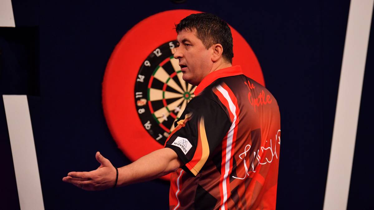 MENSUR SULJOVIC (Österreich): Der Weltranglistensechste spielte eine verkorkste Premier League und musste bereits nach neun Spieltagen als Vorletzter die Segel streichen. Zuletzt gab es Ende Juni einen Erfolg bei den Danish Darts Open
