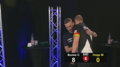 Max Hopp ist in der HYLO PDC Europe Super League ins Halbfinale eingezogen. Nico Kurz muss sich überraschend Dragutin Horvat geschlagen geben. 