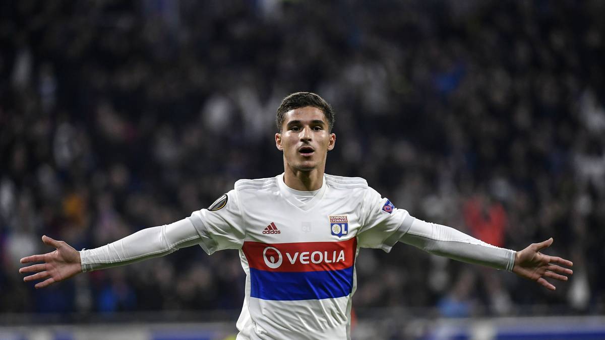 HOUSSEM AOUAR (FRA, 19 - Olympique Lyon): Der flexible Mittelfeldspieler entstammt dem eigenen Nachwuchs von OL. In dieser Saison trug er sich bereits in der heimischen Ligue 1 und der Europa League in die Torschützenliste ein