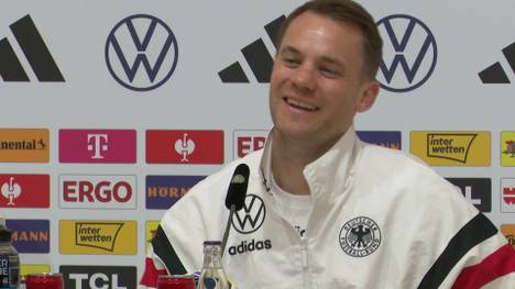 Manuel Neuer reagiert auf die Engländer, die seine Heimatstadt als hässlichste Stadt Deutschlands bezeichnet haben. Dabei denkt er erst, dass Harry Kane das gesagt haben soll...