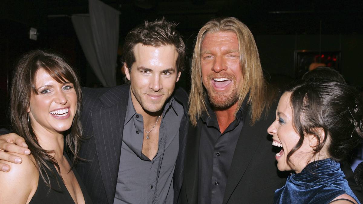 Auch Triple H bekam schon etwas Hollywood-Glanz ab, er spielte an der Seite von Wesley Snipes und Ryan Reynolds (2.v.l.) den Vampir Jarko Grimwood in "Blade: Trinity"