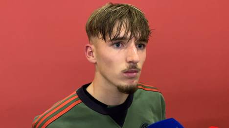Lennart Karl erzielt seinen ersten Champions-League-Treffer für den FC Bayern - und wird zum jüngsten Königsklassen-Torschützen der Münchner. Nach dem Spiel ordnet der Youngster seine Leistung ein.