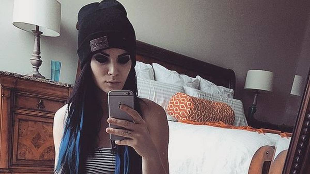 Paige steigerte ihre Popularität durch ihre rege Aktivität in den sozialen Medien