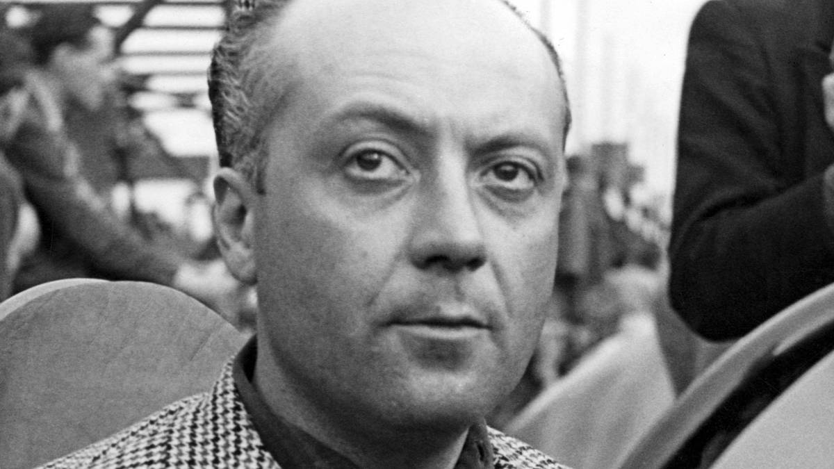 Levegh wird aus seinem Fahrzeug auf die Straße geschleudert und ist beim Eintreffen der Ärzte bereits tot